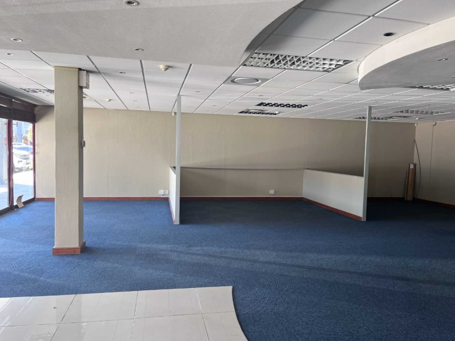To Let Commercial Property for Rent in Oakdale Western Cape